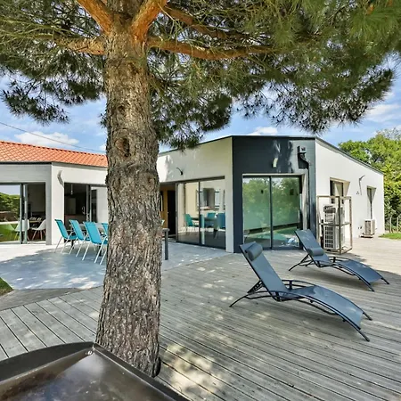 L'atrie-villa Piscine - Jacuzzi - Sauna بيت للعطل